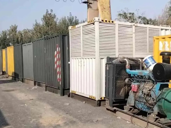 龙圩200KW柴油发电机机组每小时油耗是多少？